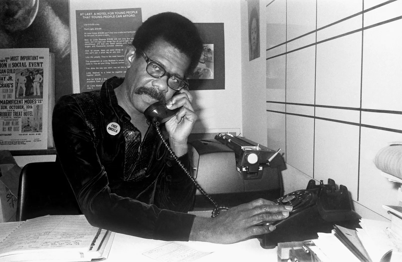 Producer and host Ellis Haizlip at his Channel 13 office, 1970. Photo by Alex Harsley.